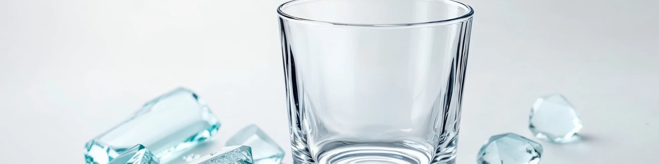 Стекло в сервировке в MIRONOVA ART - прозрачные формы со смыслом.